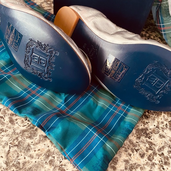 NewSIB - New pair of Ed Hardy Ballerina Flat Size 8. Shoe bag for each. - Picture 4 of 5